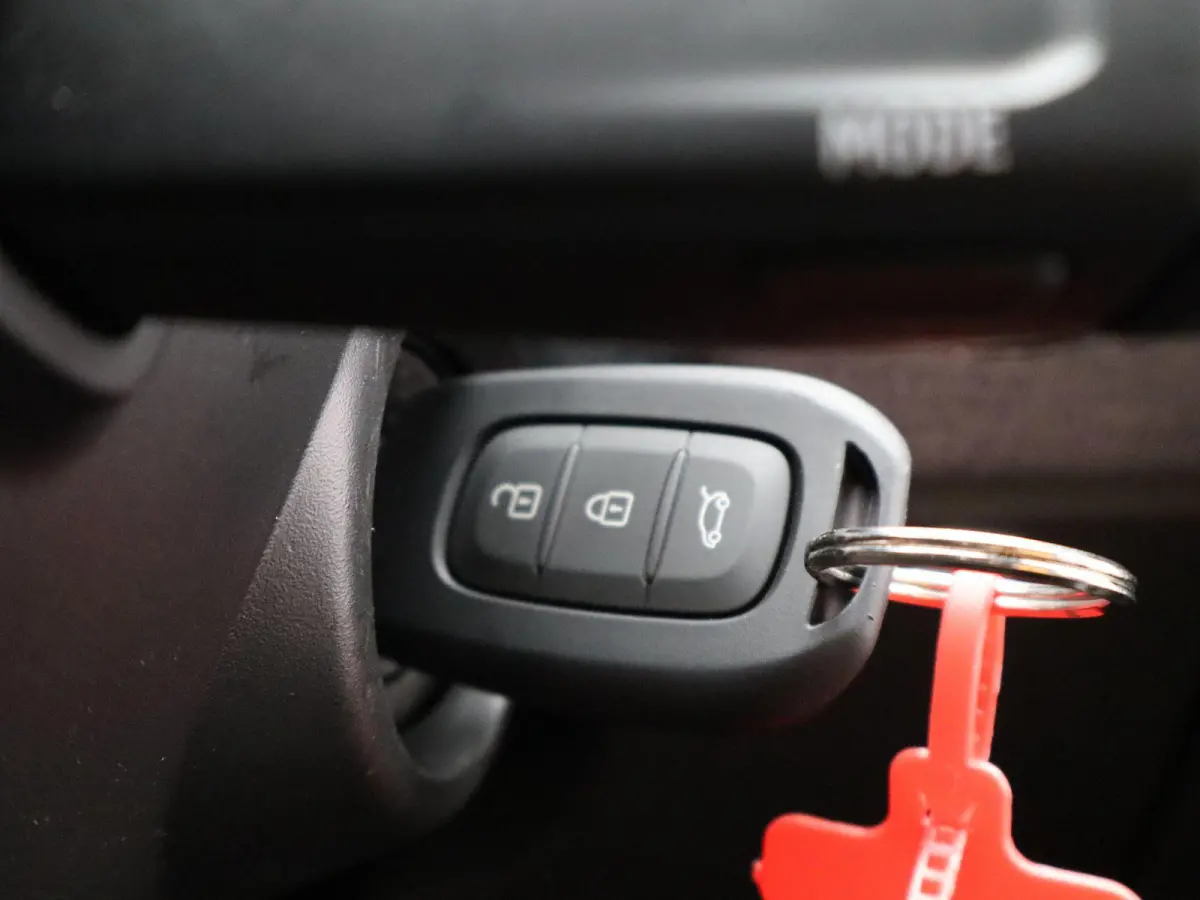 evolution TCe 90 | CarPlay | Parkeersensoren | Airco | 2025