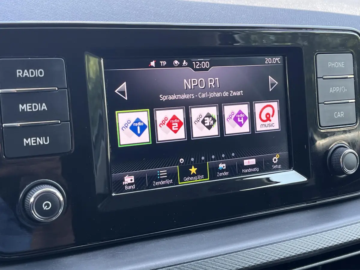1.0 TSi DSG Ambition | APPLE CARPLAY/ANDROID AUTO | EL. TREKHAAK | STOELVERW. |