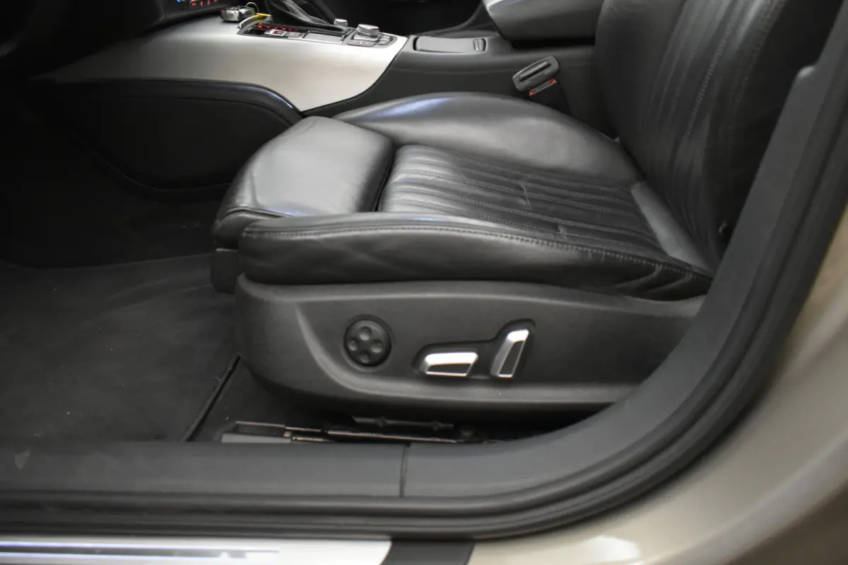 Limo 1.8 TFSI Premium S Line Pano Vol Leder Zwarte hemel Mem Seats Navi EL aKlep