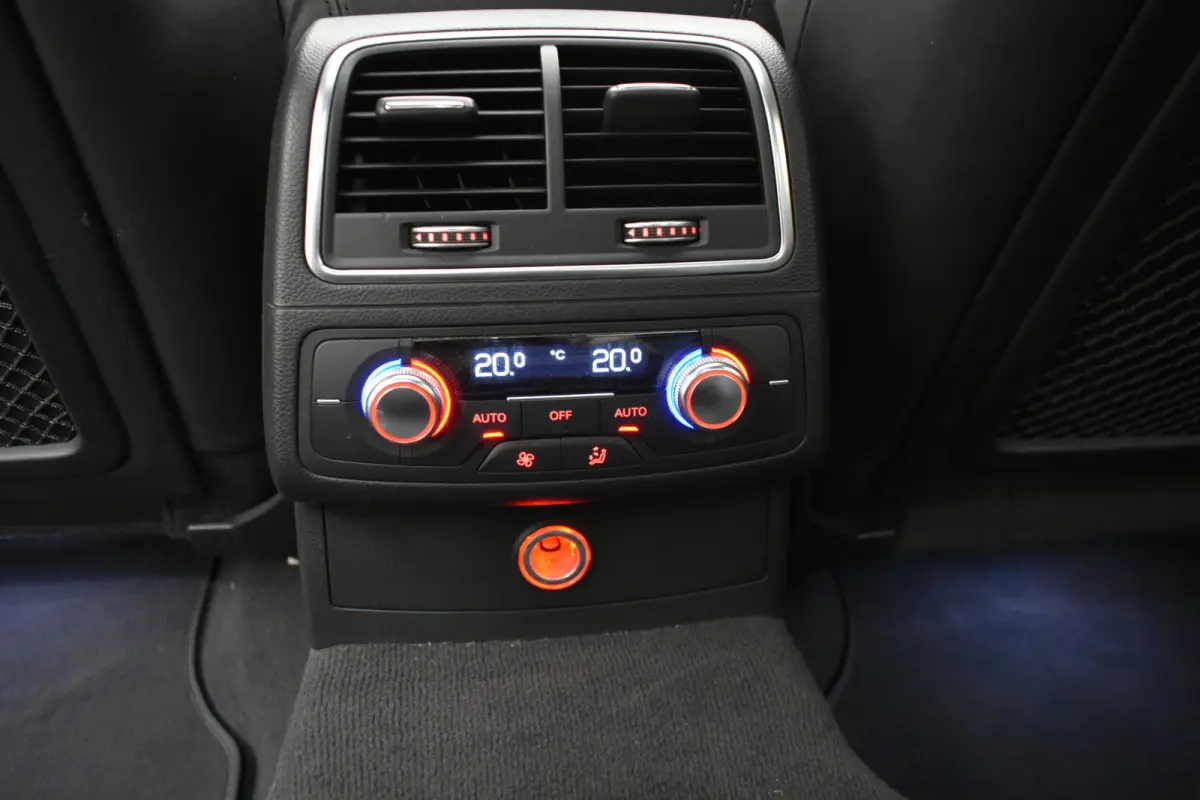 Limo 1.8 TFSI Premium S Line Pano Vol Leder Zwarte hemel Mem Seats Navi EL aKlep