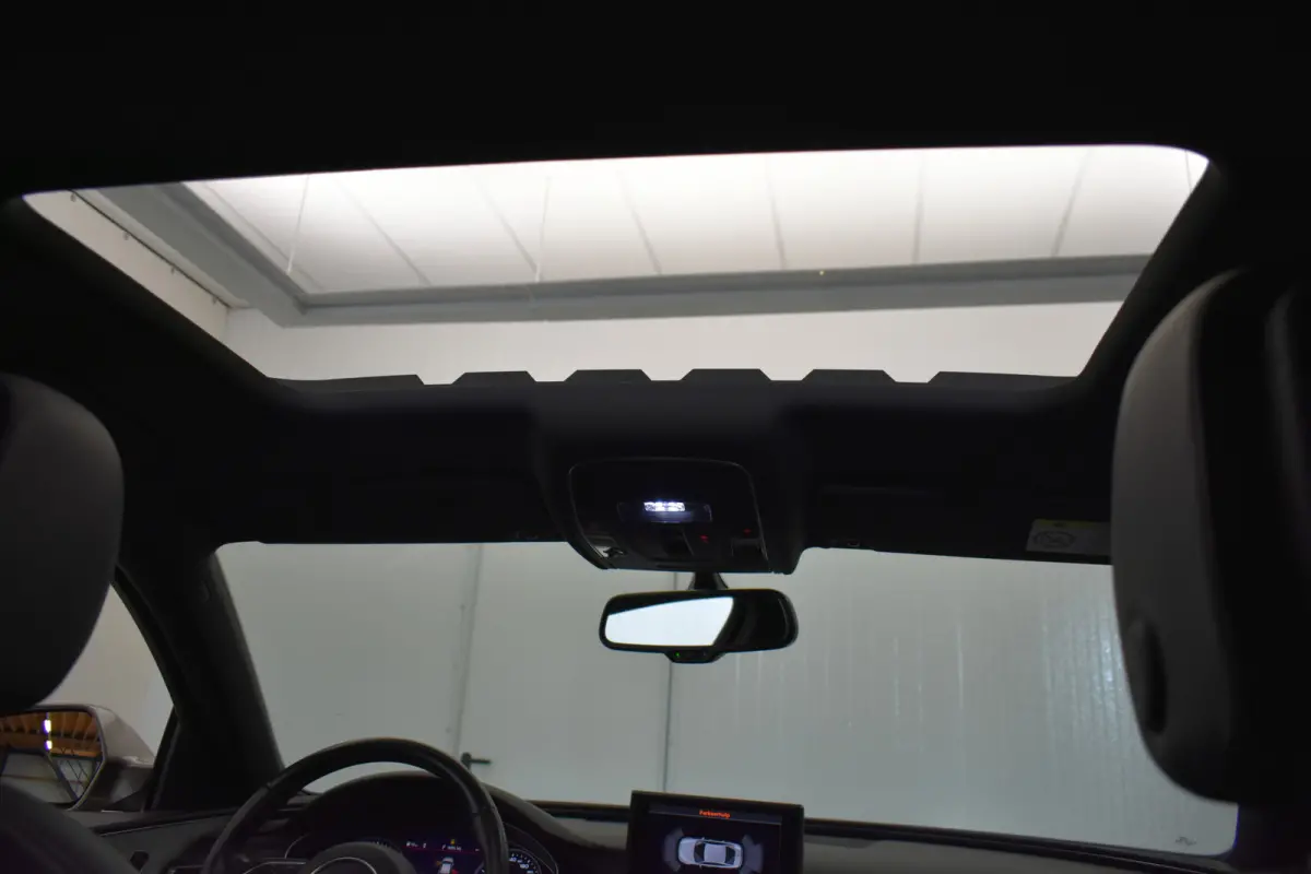Limo 1.8 TFSI Premium S Line Pano Vol Leder Zwarte hemel Mem Seats Navi EL aKlep
