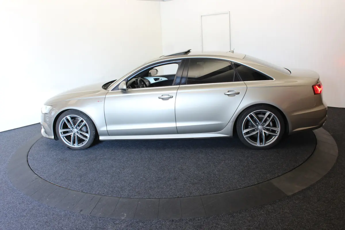 Limo 1.8 TFSI Premium S Line Pano Vol Leder Zwarte hemel Mem Seats Navi EL aKlep