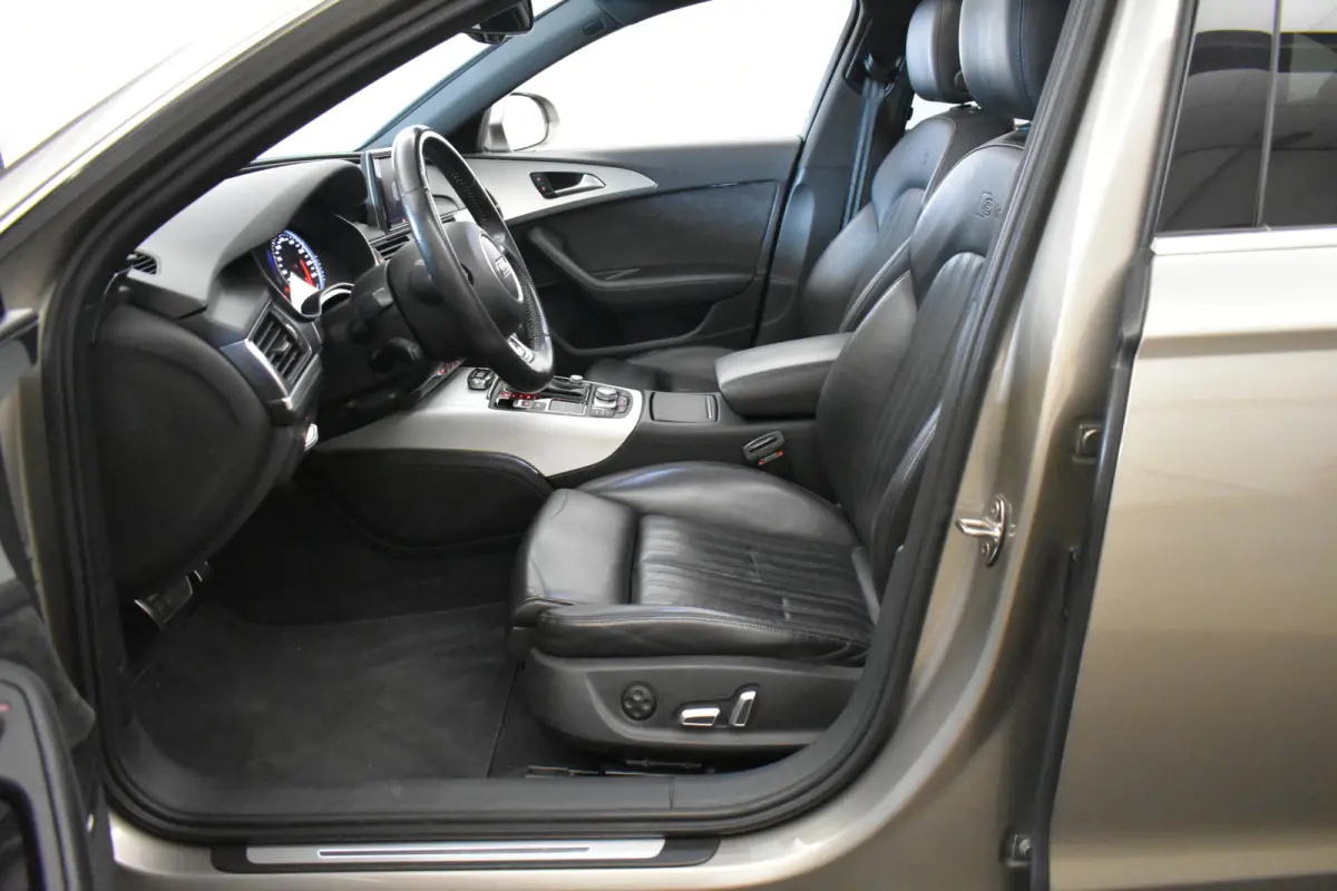 Limo 1.8 TFSI Premium S Line Pano Vol Leder Zwarte hemel Mem Seats Navi EL aKlep