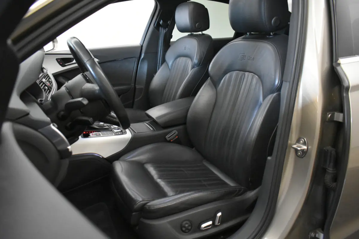 Limo 1.8 TFSI Premium S Line Pano Vol Leder Zwarte hemel Mem Seats Navi EL aKlep