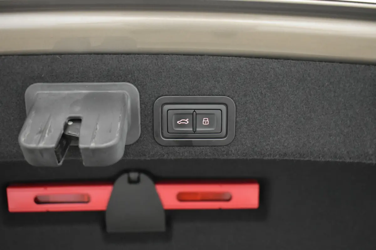 Limo 1.8 TFSI Premium S Line Pano Vol Leder Zwarte hemel Mem Seats Navi EL aKlep