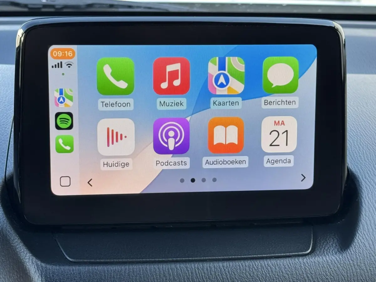 2.0 SkyActiv-G 121 Signature Adaptive cruise Climate control Head-up display 360 camera BOSE Apple Carplay Android Auto