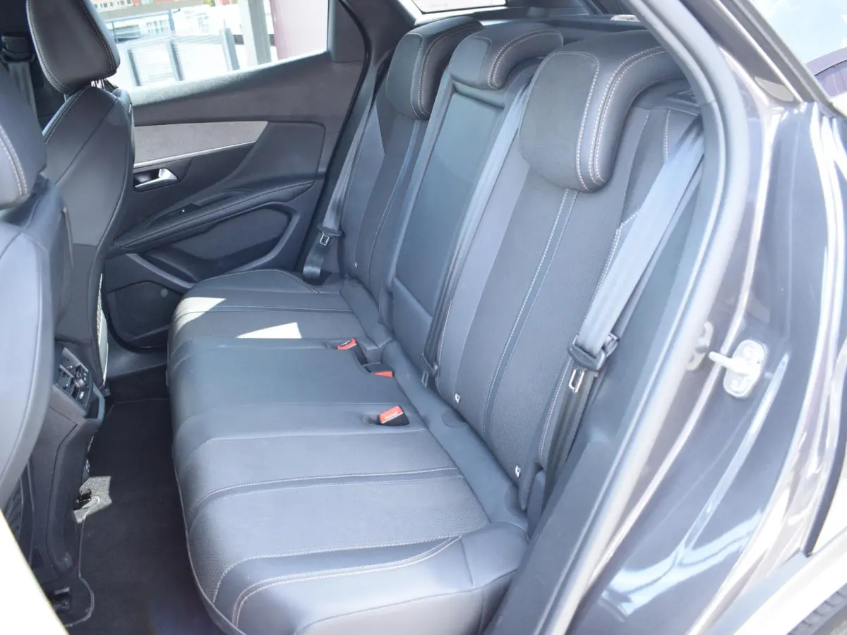 1.2 Hybrid 136 GT | Afn. Trekhaak l 360 CAMERA MET SENSOREN | NAVIGATIE & CARPLAY | E.C.C. |
