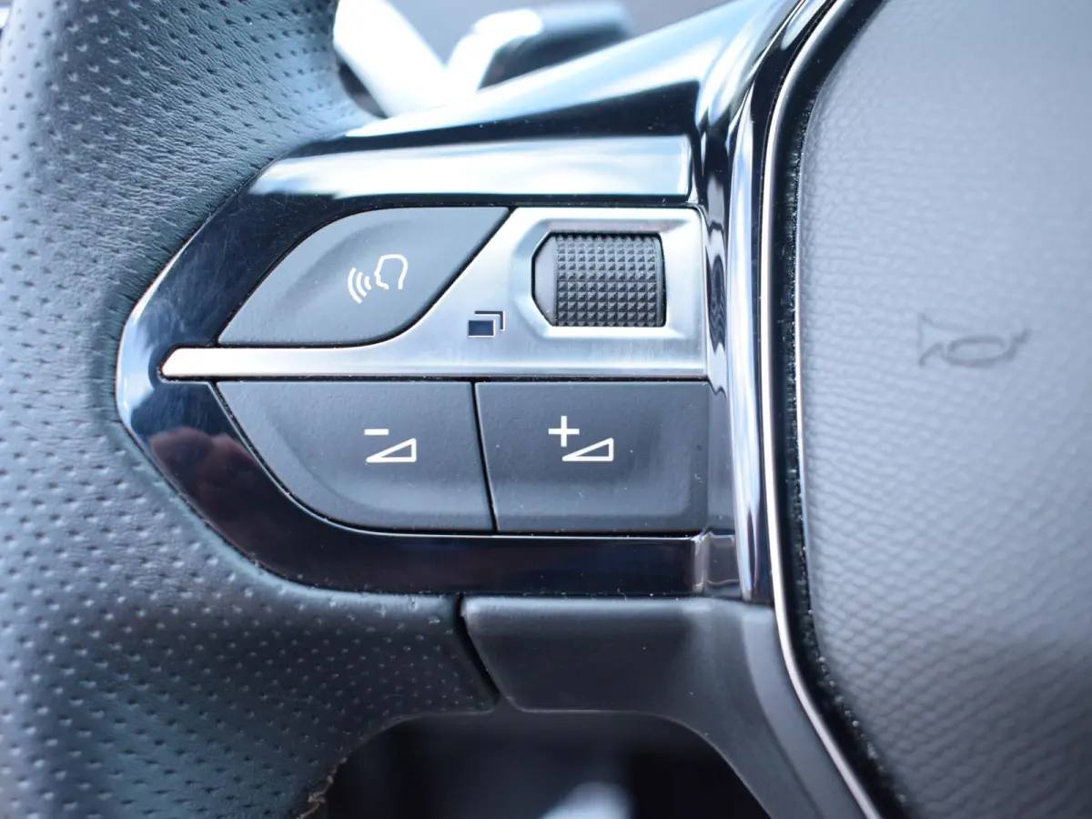 1.2 Hybrid 136 GT | Afn. Trekhaak l 360 CAMERA MET SENSOREN | NAVIGATIE & CARPLAY | E.C.C. |