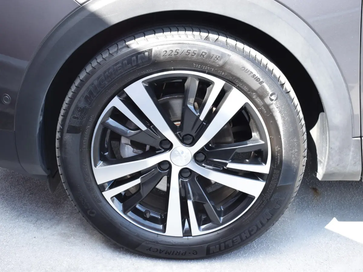1.2 Hybrid 136 GT | Afn. Trekhaak l 360 CAMERA MET SENSOREN | NAVIGATIE & CARPLAY | E.C.C. |