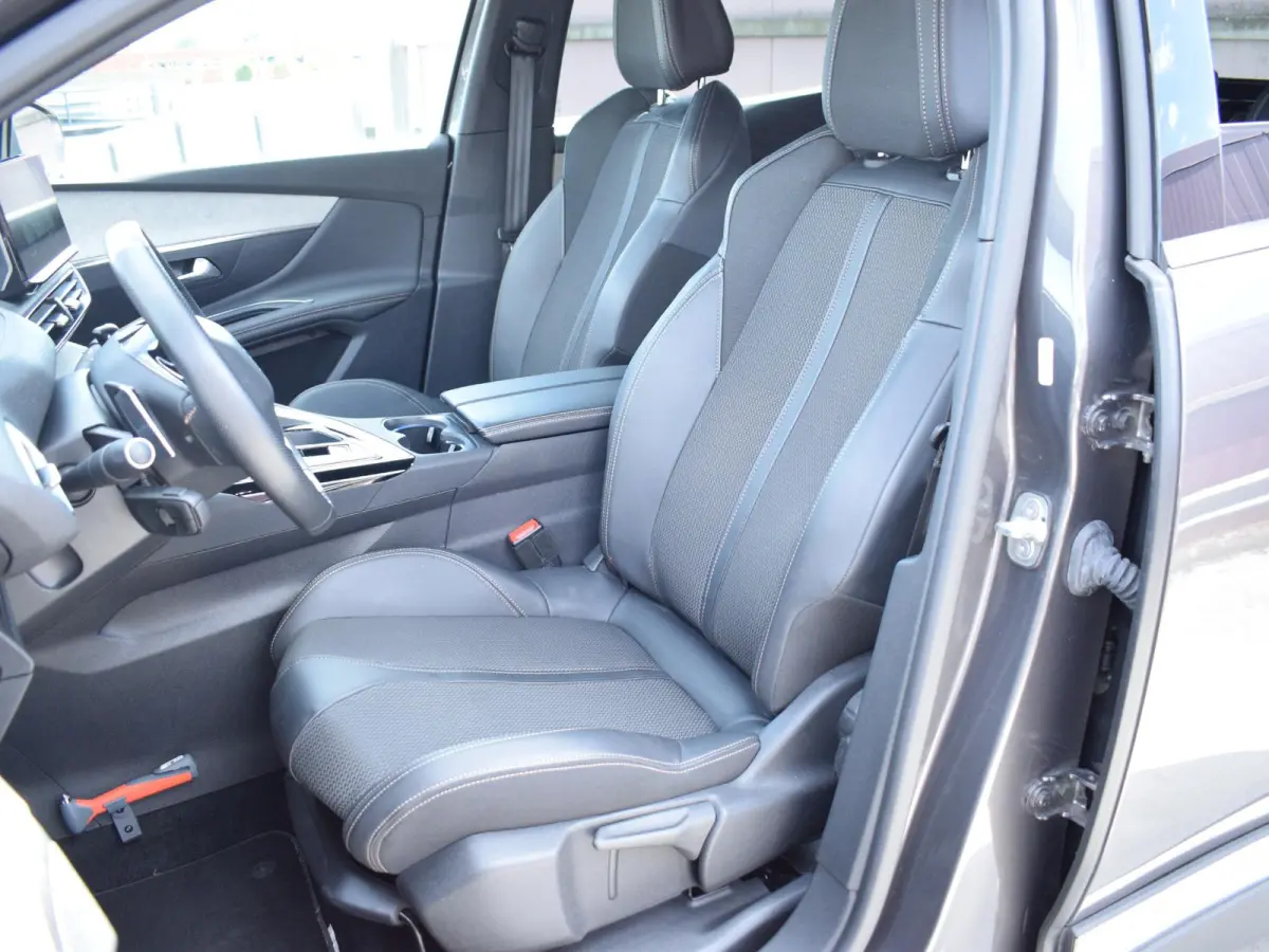 1.2 Hybrid 136 GT | Afn. Trekhaak l 360 CAMERA MET SENSOREN | NAVIGATIE & CARPLAY | E.C.C. |