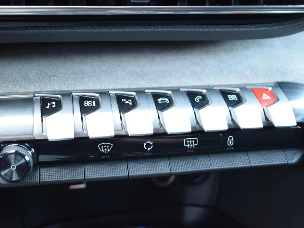 1.2 Hybrid 136 GT | Afn. Trekhaak l 360 CAMERA MET SENSOREN | NAVIGATIE & CARPLAY | E.C.C. |