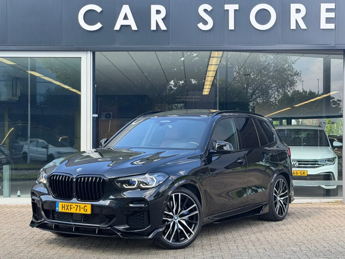 XDrive45e High Executive M SPORT Pano Laser HuD Skylounge Massag SOH94%