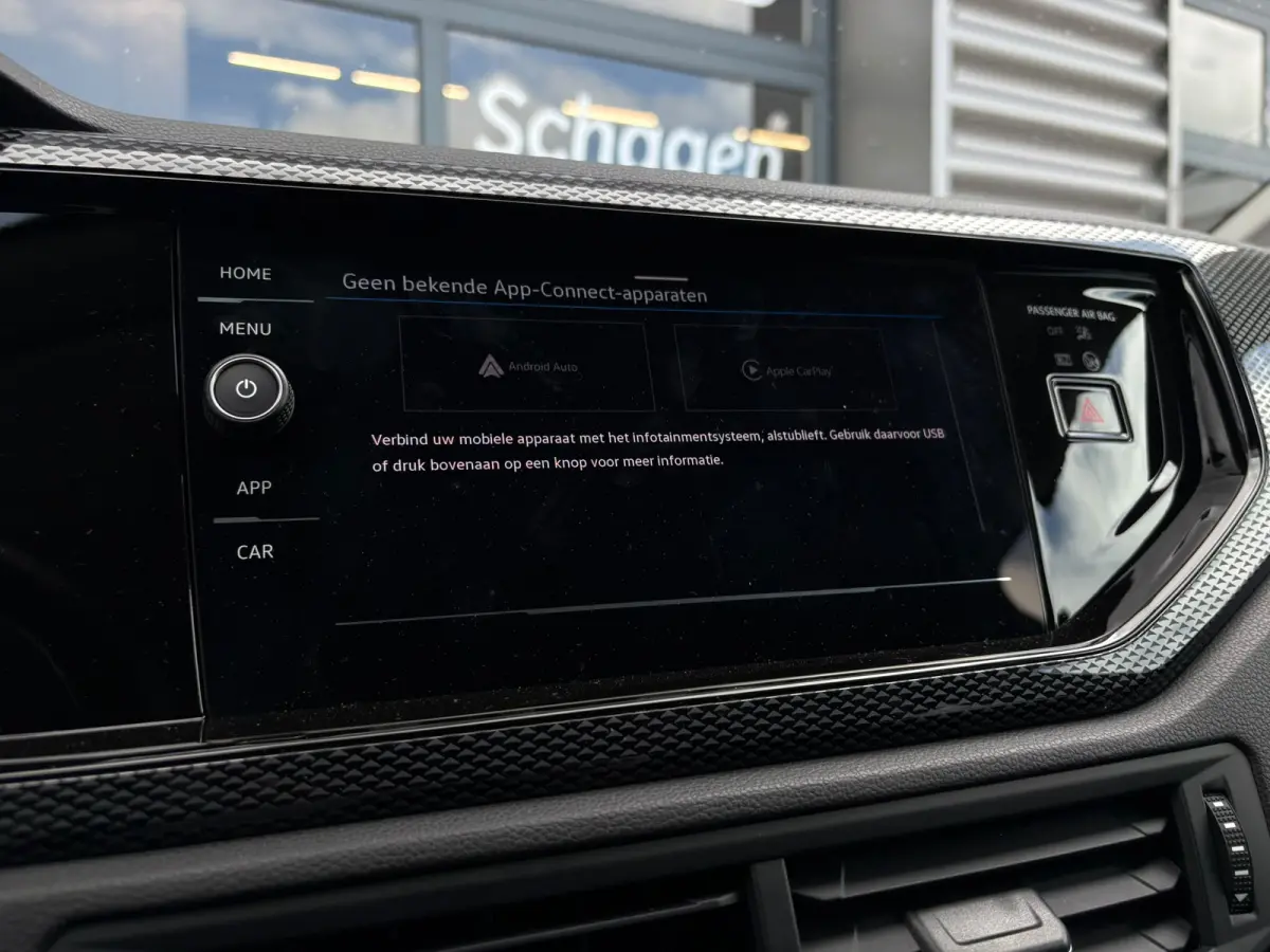 Life Edition | 'App-Connect' smartphone integratie | Buitenspiegels elektrisch instel- verwarm- en inklapbaar | Parkeersensoren voor en achter (Park Distance Control)