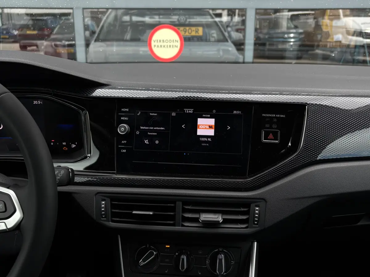 Life Edition | 'App-Connect' smartphone integratie | Buitenspiegels elektrisch instel- verwarm- en inklapbaar | Parkeersensoren voor en achter (Park Distance Control)