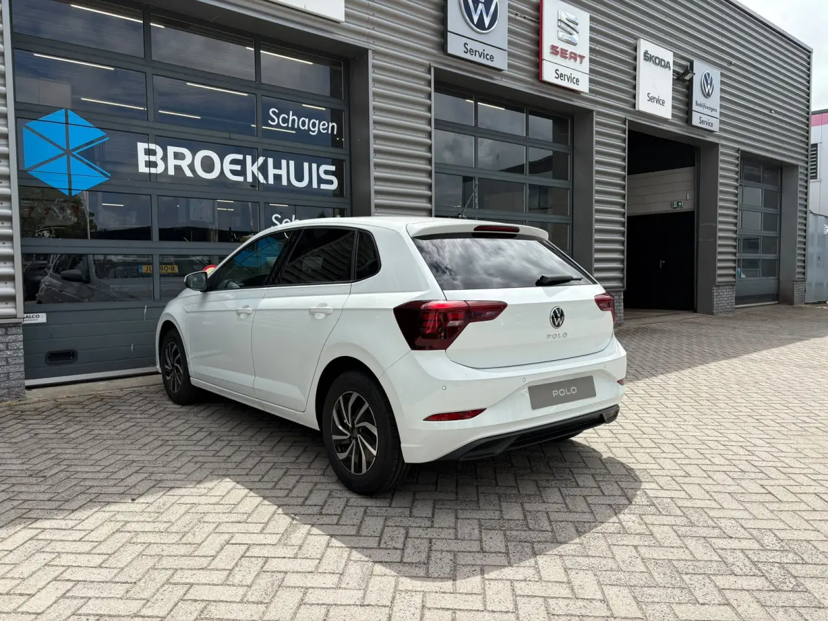 Life Edition | 'App-Connect' smartphone integratie | Buitenspiegels elektrisch instel- verwarm- en inklapbaar | Parkeersensoren voor en achter (Park Distance Control)