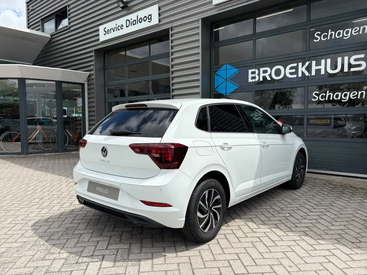 Life Edition | 'App-Connect' smartphone integratie | Buitenspiegels elektrisch instel- verwarm- en inklapbaar | Parkeersensoren voor en achter (Park Distance Control)