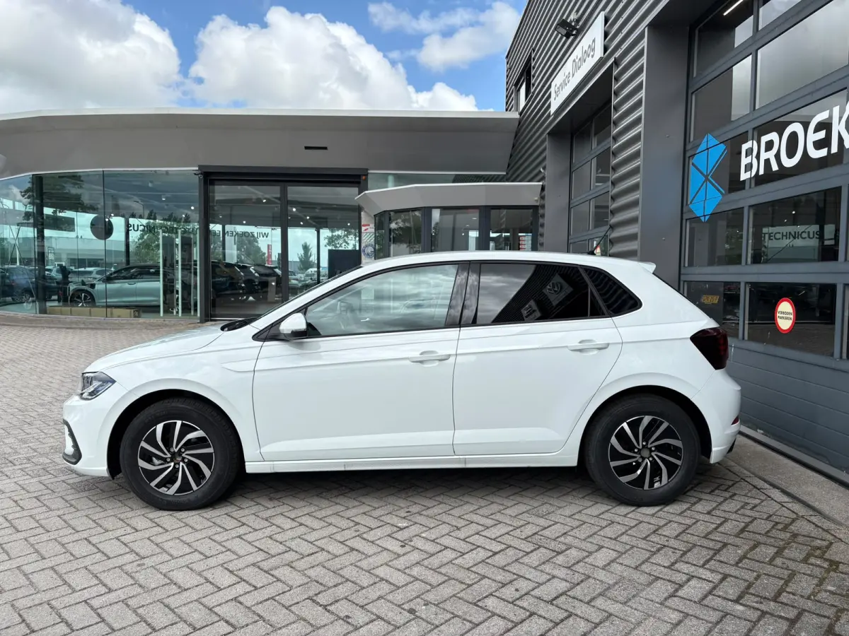 Life Edition | 'App-Connect' smartphone integratie | Buitenspiegels elektrisch instel- verwarm- en inklapbaar | Parkeersensoren voor en achter (Park Distance Control)