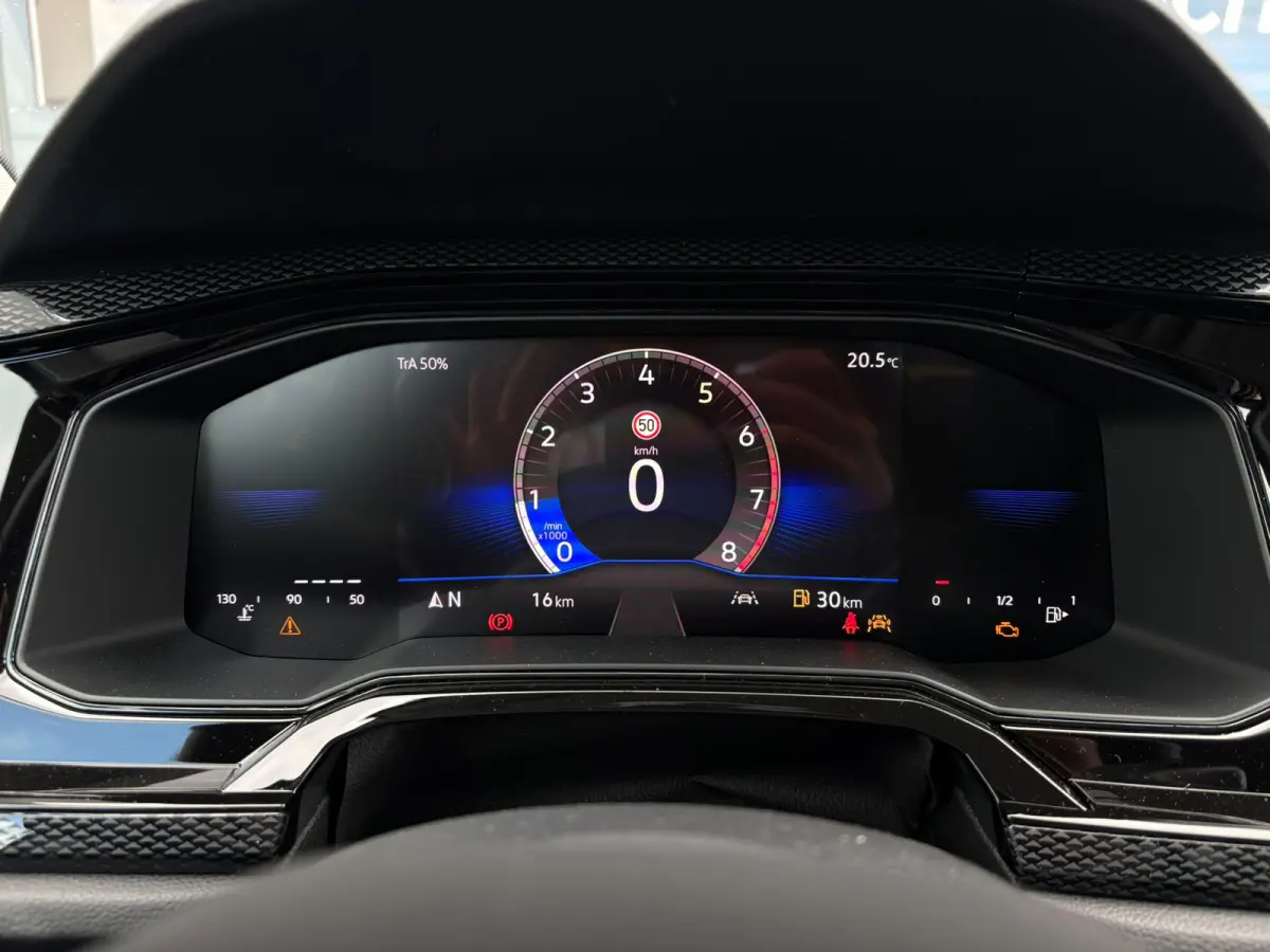 Life Edition | 'App-Connect' smartphone integratie | Buitenspiegels elektrisch instel- verwarm- en inklapbaar | Parkeersensoren voor en achter (Park Distance Control)