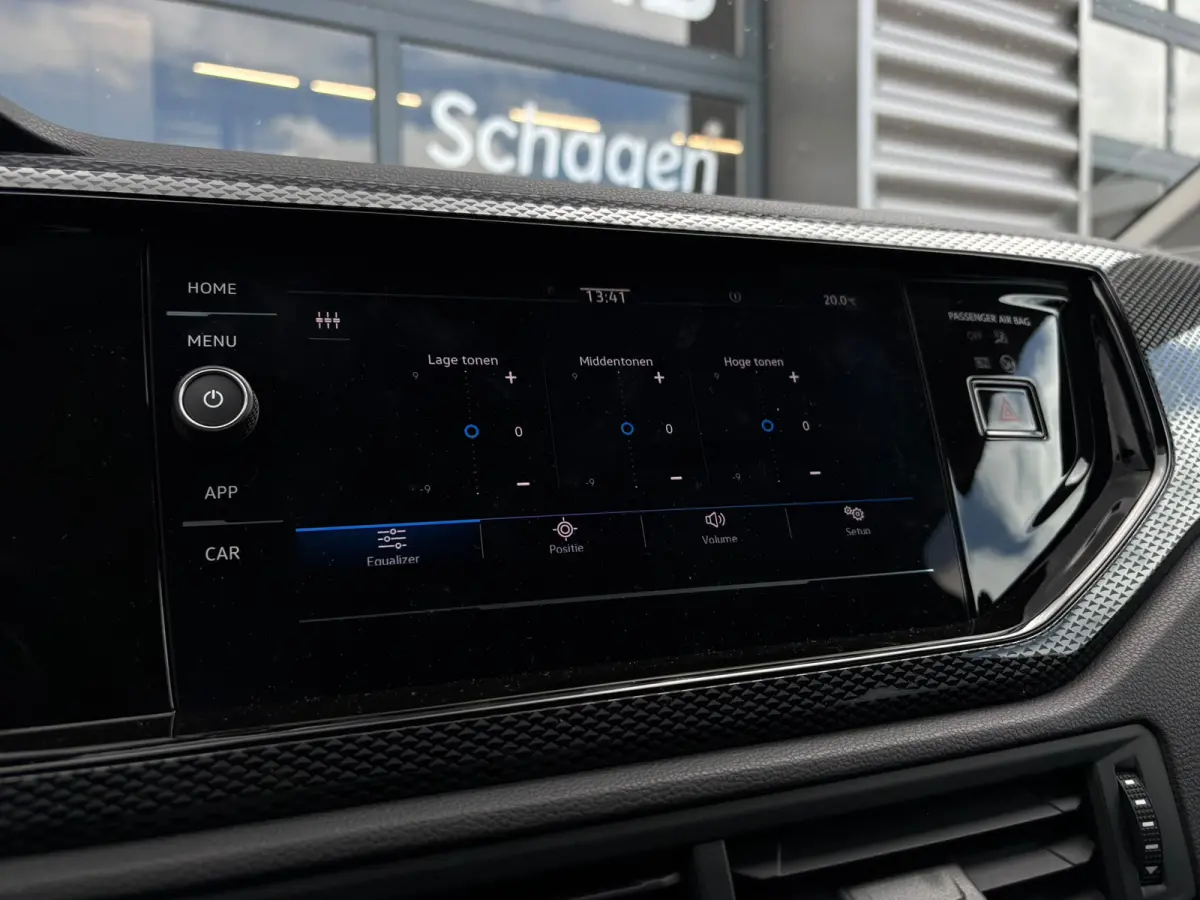 Life Edition | 'App-Connect' smartphone integratie | Buitenspiegels elektrisch instel- verwarm- en inklapbaar | Parkeersensoren voor en achter (Park Distance Control)