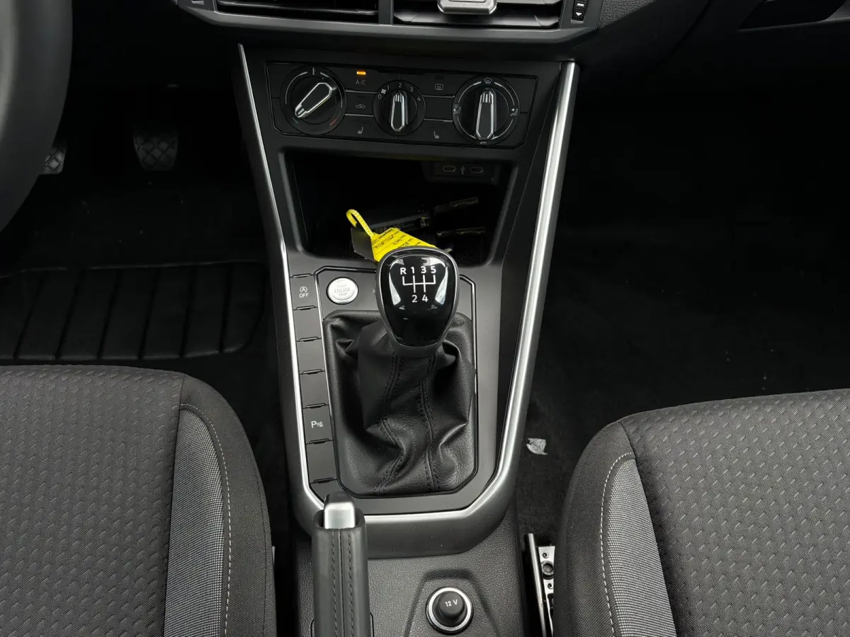 Life Edition | 'App-Connect' smartphone integratie | Buitenspiegels elektrisch instel- verwarm- en inklapbaar | Parkeersensoren voor en achter (Park Distance Control)