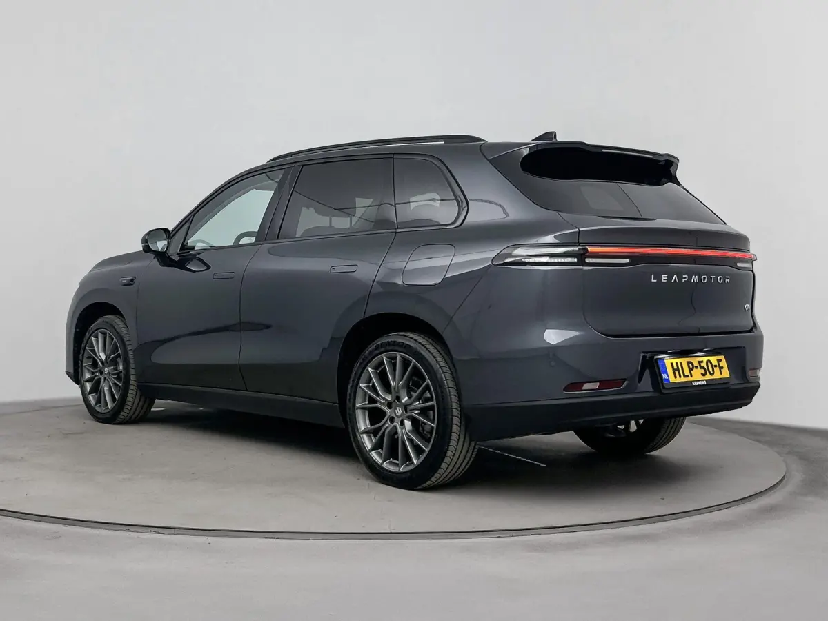 Design Hybrid 28.4 kWh | 1500 kg Trekgewicht | 950km range | Lederen bekleding | Voorstoelen verwarmd & gekoeld | Panoramadak | Electronic climate controle | Navigatiesysteem | 950km range
