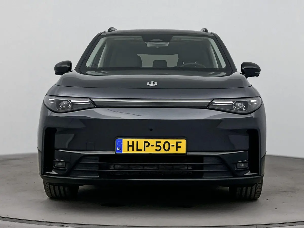 Design Hybrid 28.4 kWh | 1500 kg Trekgewicht | 950km range | Lederen bekleding | Voorstoelen verwarmd & gekoeld | Panoramadak | Electronic climate controle | Navigatiesysteem | 950km range