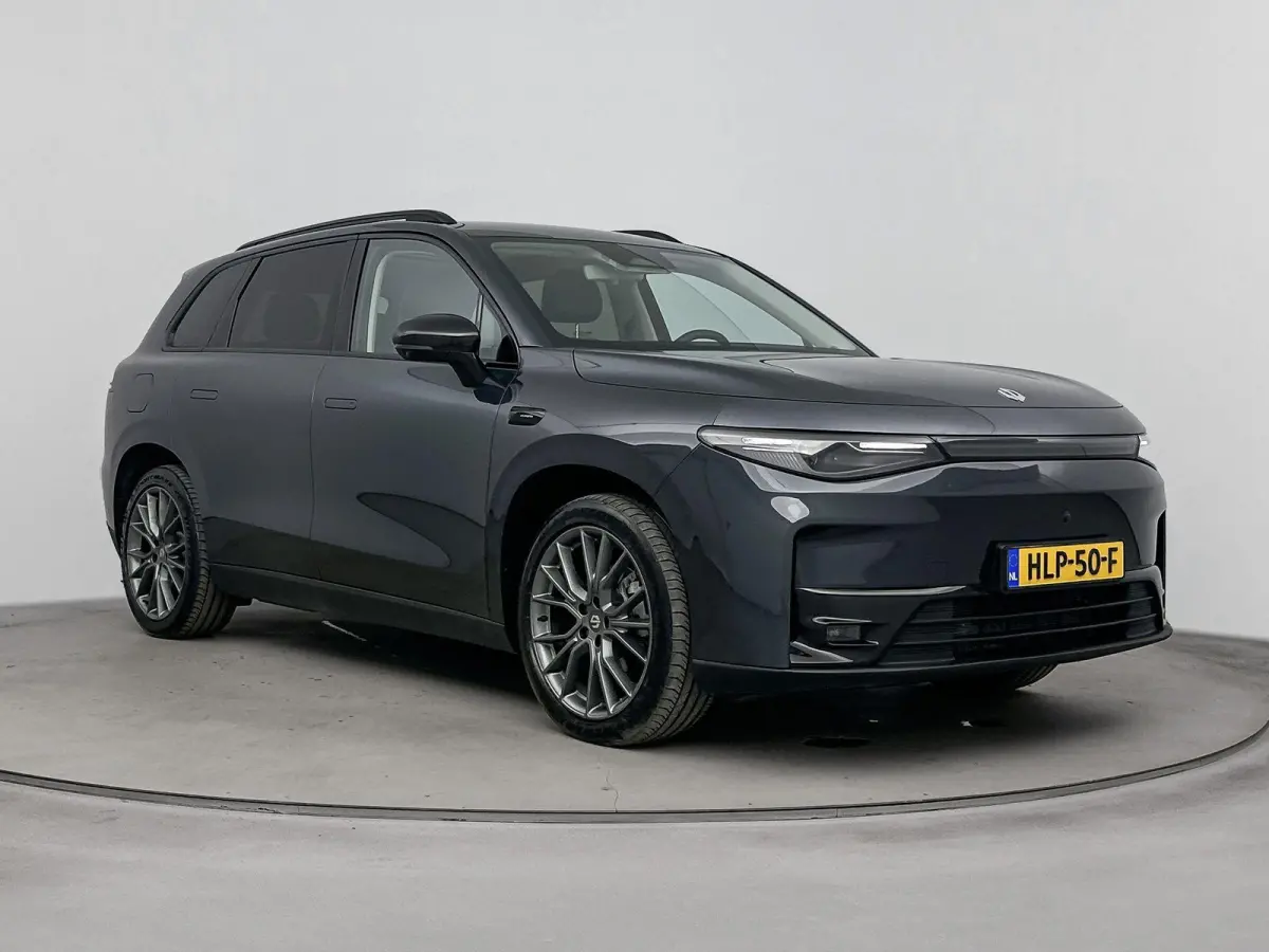Design Hybrid 28.4 kWh | 1500 kg Trekgewicht | 950km range | Lederen bekleding | Voorstoelen verwarmd & gekoeld | Panoramadak | Electronic climate controle | Navigatiesysteem | 950km range