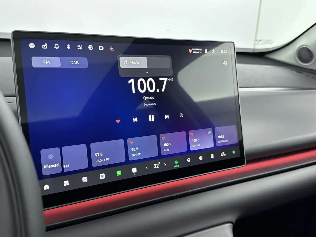 Design Hybrid 28.4 kWh | 1500 kg Trekgewicht | 950km range | Lederen bekleding | Voorstoelen verwarmd & gekoeld | Panoramadak | Electronic climate controle | Navigatiesysteem | 950km range