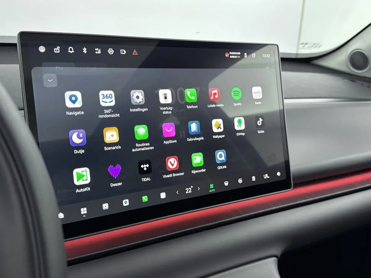 Design Hybrid 28.4 kWh | 1500 kg Trekgewicht | 950km range | Lederen bekleding | Voorstoelen verwarmd & gekoeld | Panoramadak | Electronic climate controle | Navigatiesysteem | 950km range