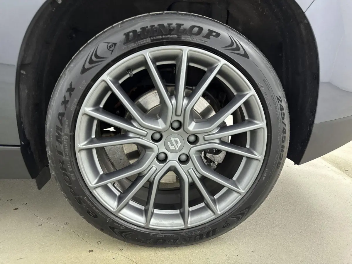 Design Hybrid 28.4 kWh | 1500 kg Trekgewicht | 950km range | Lederen bekleding | Voorstoelen verwarmd & gekoeld | Panoramadak | Electronic climate controle | Navigatiesysteem | 950km range