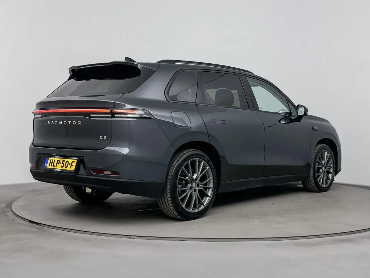 Design Hybrid 28.4 kWh | 1500 kg Trekgewicht | 950km range | Lederen bekleding | Voorstoelen verwarmd & gekoeld | Panoramadak | Electronic climate controle | Navigatiesysteem | 950km range