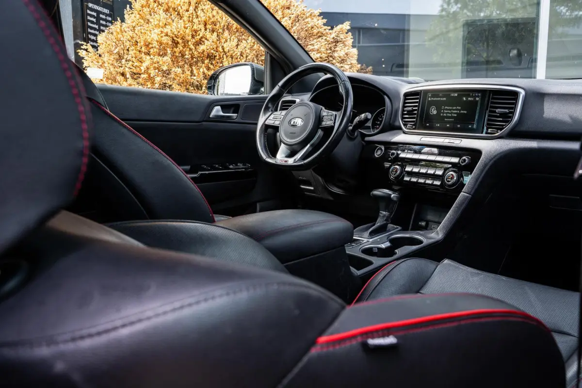 1.6 T-GDI GT-Line|PANO|JBL-AUDIO|TREKHAAK|19''
