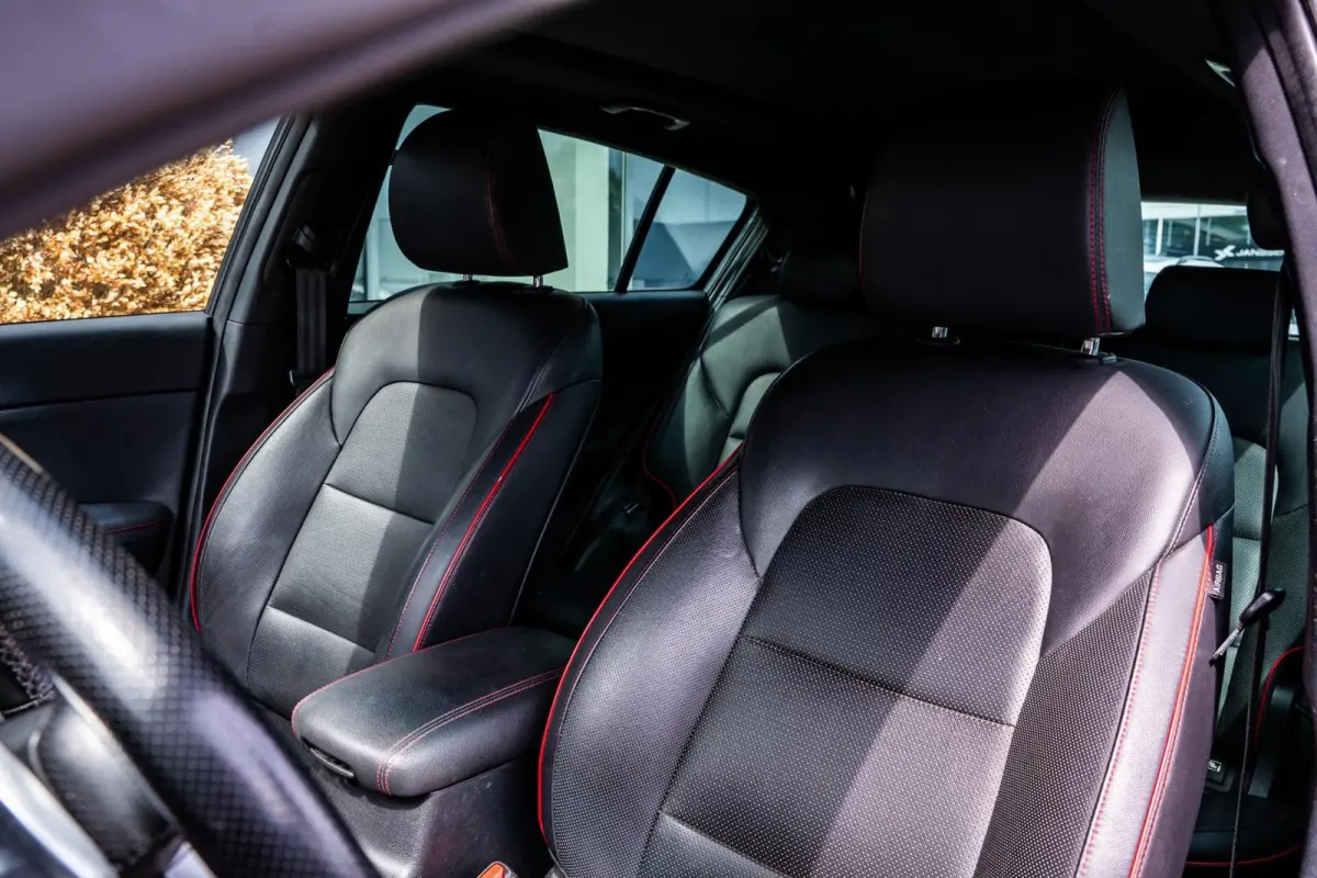 1.6 T-GDI GT-Line|PANO|JBL-AUDIO|TREKHAAK|19''