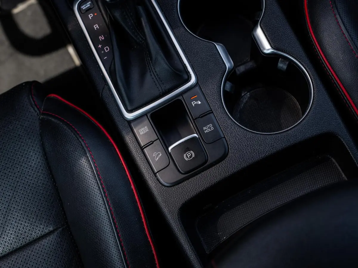 1.6 T-GDI GT-Line|PANO|JBL-AUDIO|TREKHAAK|19''