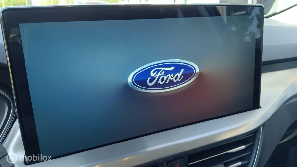 1.0 EcoBoost Hybrid Titanium X