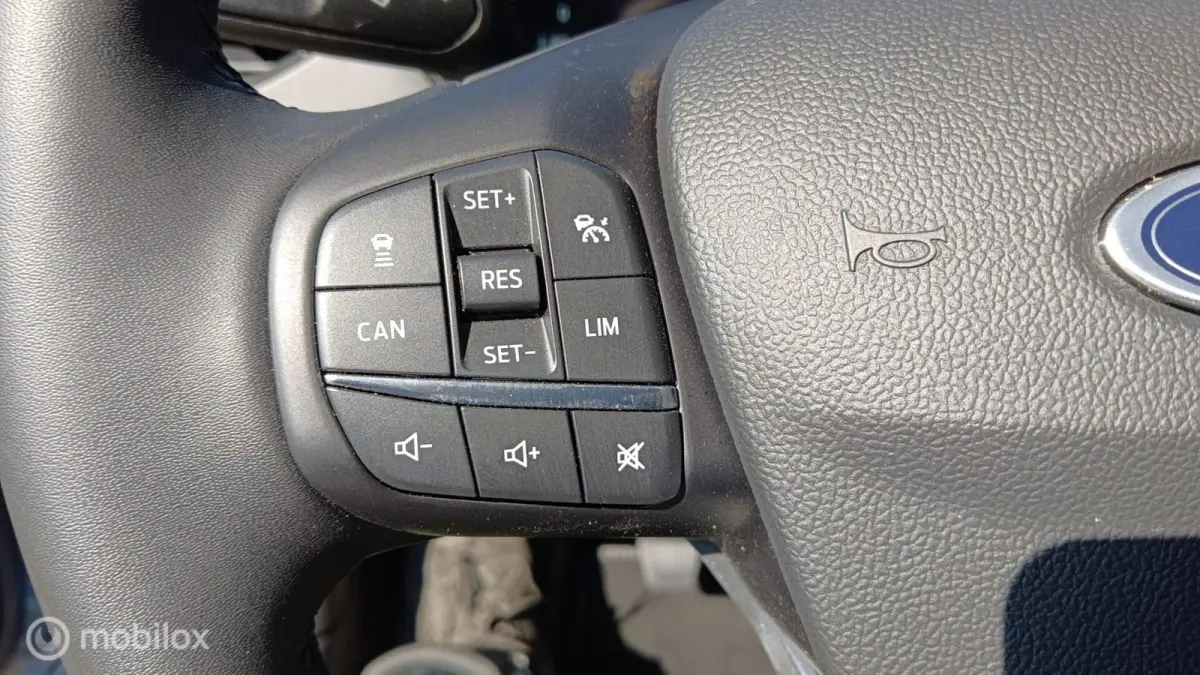 1.0 EcoBoost Hybrid Titanium X