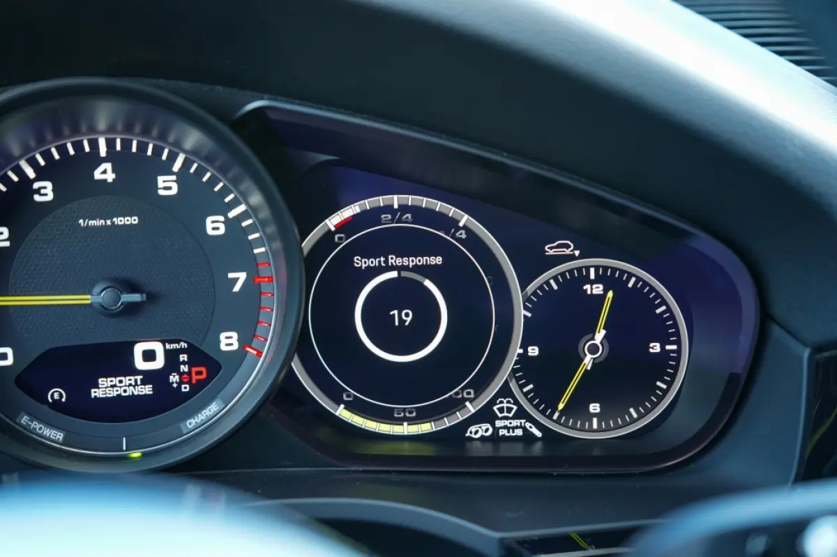 3.0 E-Hybrid | burmester | Sportuitlaat | Carbon Dak | Luchtvering