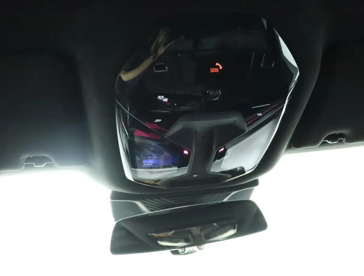 M5 | SOH 100% | M Driver's Pack | Bowers & Wilkins | Stoelventilatie | Driving Assistant Prof | Parking Assistant Prof | BMW Iconic Glow | Comfort Access | Stuurwielrand verwarmd |