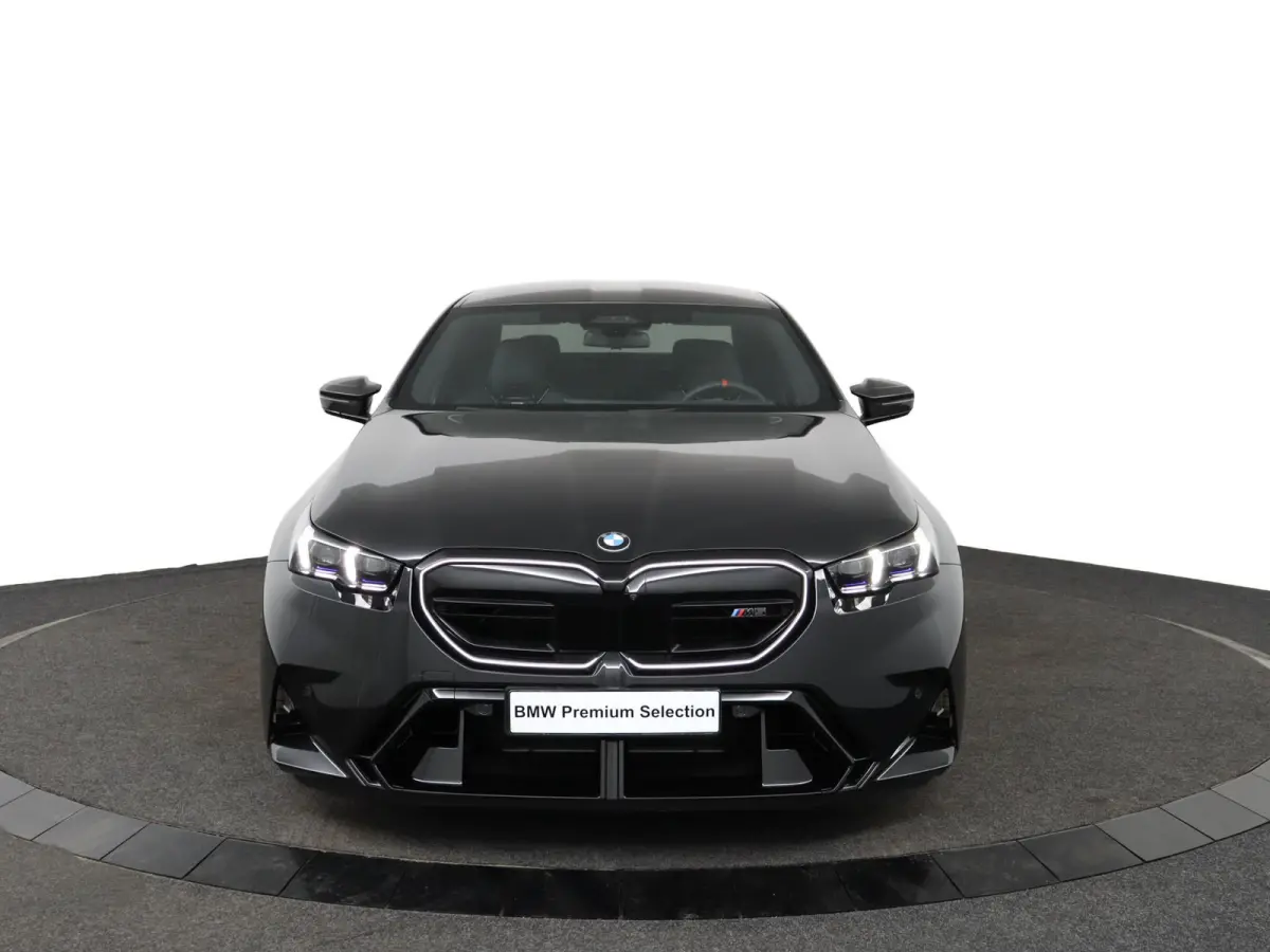 M5 | SOH 100% | M Driver's Pack | Bowers & Wilkins | Stoelventilatie | Driving Assistant Prof | Parking Assistant Prof | BMW Iconic Glow | Comfort Access | Stuurwielrand verwarmd |