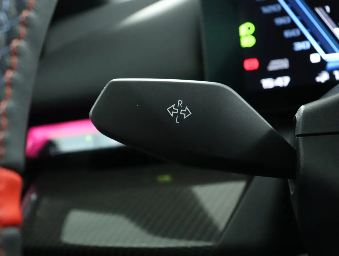 M5 | SOH 100% | M Driver's Pack | Bowers & Wilkins | Stoelventilatie | Driving Assistant Prof | Parking Assistant Prof | BMW Iconic Glow | Comfort Access | Stuurwielrand verwarmd |