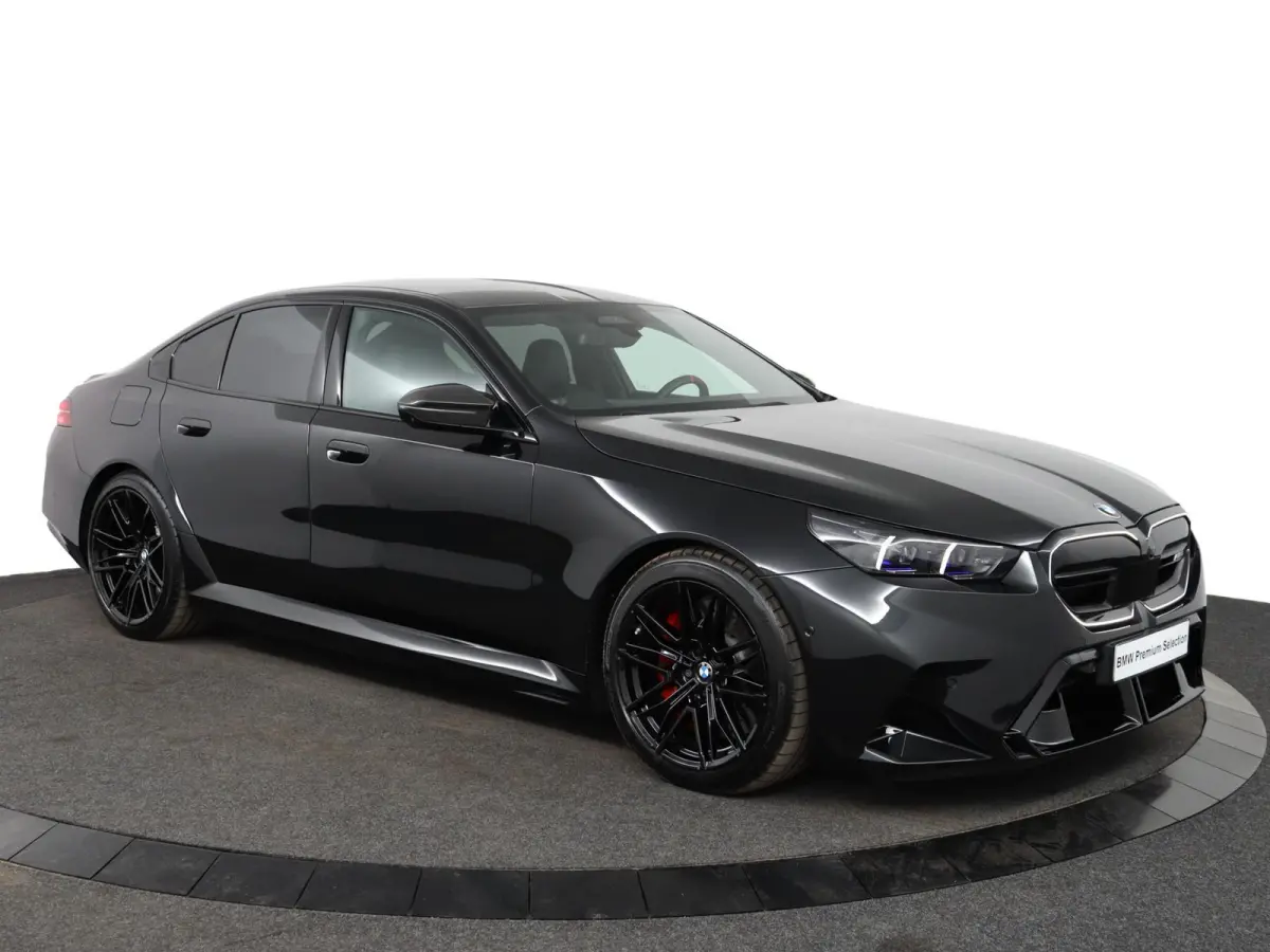 M5 | SOH 100% | M Driver's Pack | Bowers & Wilkins | Stoelventilatie | Driving Assistant Prof | Parking Assistant Prof | BMW Iconic Glow | Comfort Access | Stuurwielrand verwarmd |