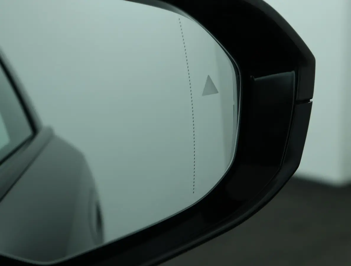 M5 | SOH 100% | M Driver's Pack | Bowers & Wilkins | Stoelventilatie | Driving Assistant Prof | Parking Assistant Prof | BMW Iconic Glow | Comfort Access | Stuurwielrand verwarmd |
