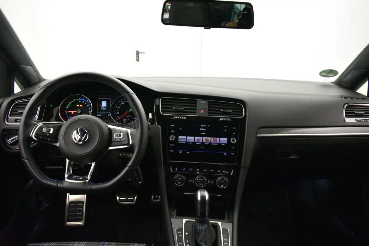 1.4 TSI PHEV GTE GTI Camera dodehoek detectie Stoel verw  App Con