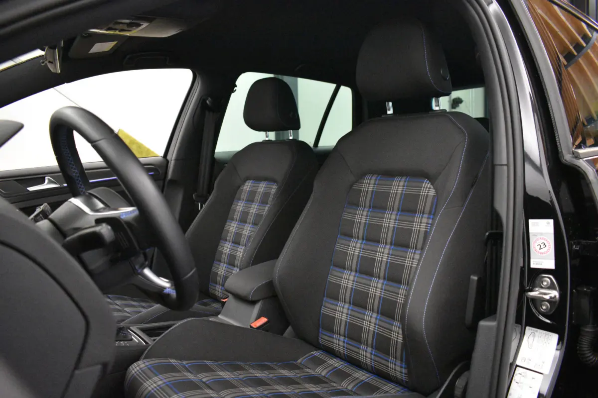 1.4 TSI PHEV GTE GTI Camera dodehoek detectie Stoel verw  App Con