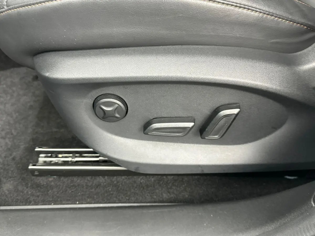 1.5 272pk Aut. Luxury | 100km Electrisch | Navi | CarPlay | 360 Camera | Stoelverwarming | Led Koplampen |