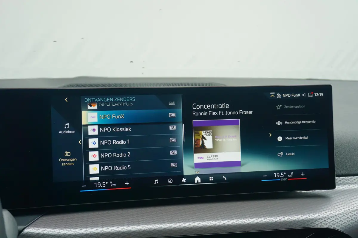 330e | SoH 100% | M Sportpakket | Comfort Access | Trekhaak | HiFi System