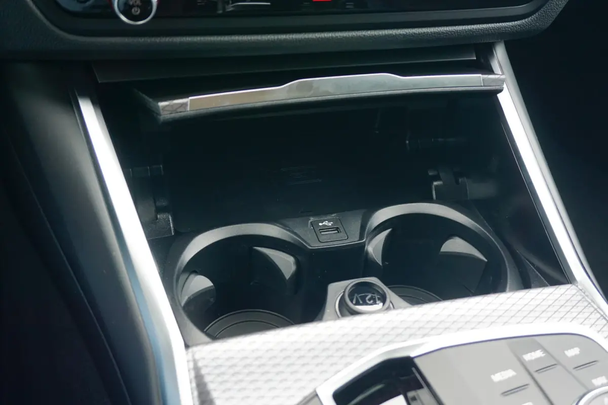 330e | SoH 100% | M Sportpakket | Comfort Access | Trekhaak | HiFi System