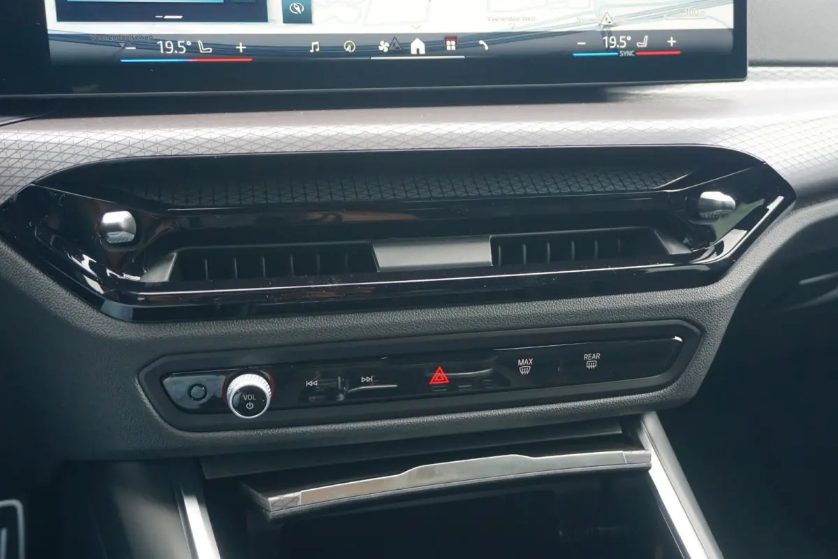 330e | SoH 100% | M Sportpakket | Comfort Access | Trekhaak | HiFi System