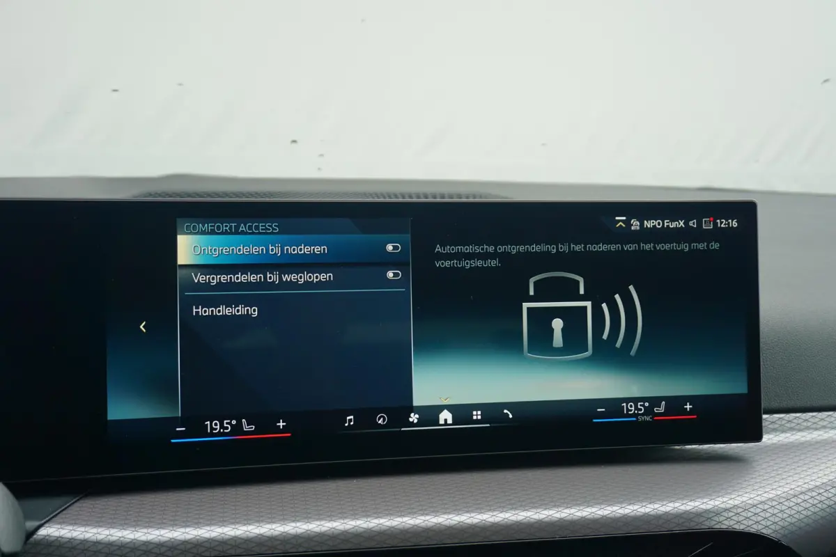 330e | SoH 100% | M Sportpakket | Comfort Access | Trekhaak | HiFi System