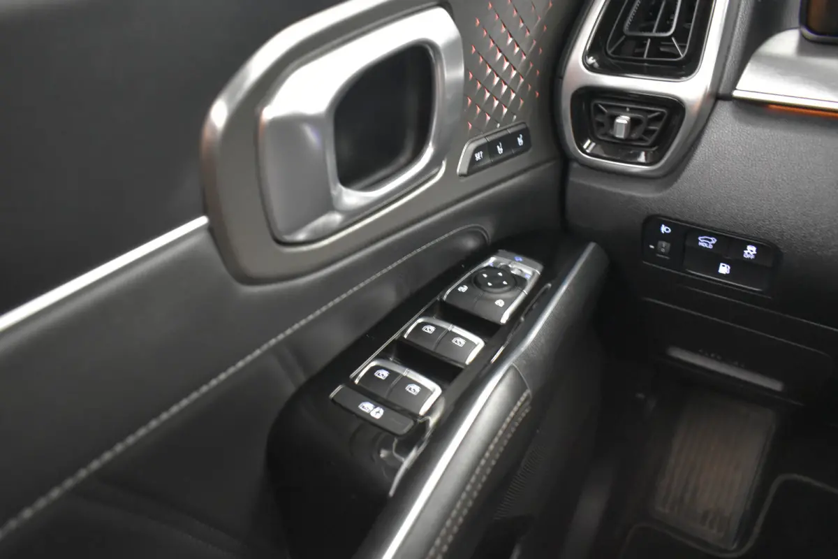 1.6 T-GDI Plug-in Hybrid 4WD Executive Trekh Pano Bose leder Donkere hemel